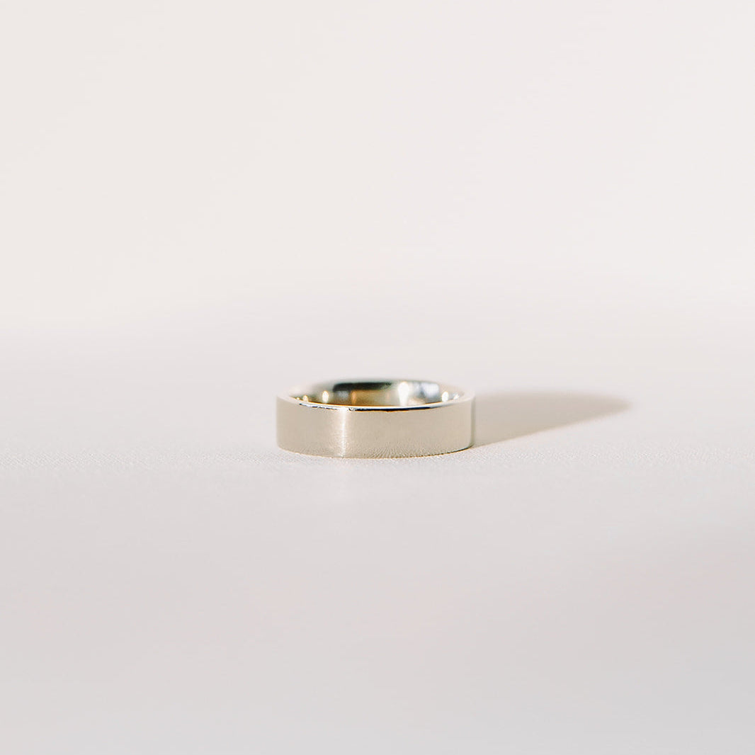 men's wedding band in 14k white gold