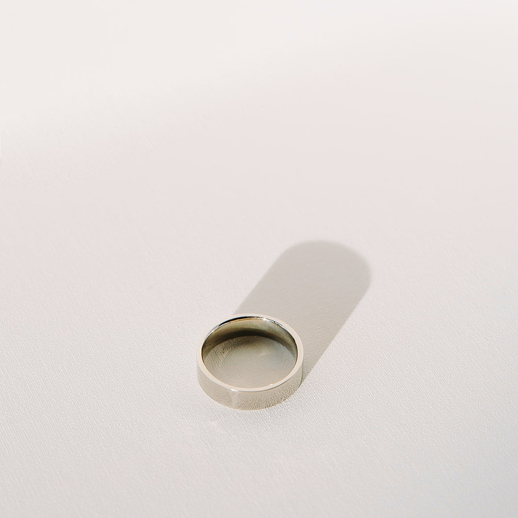 High polish men's band in white gold
