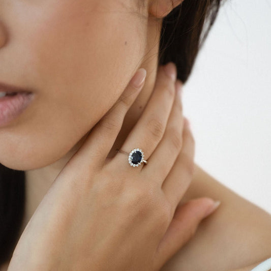 blue sapphire ring - princess diana ring - kate middleton ring
